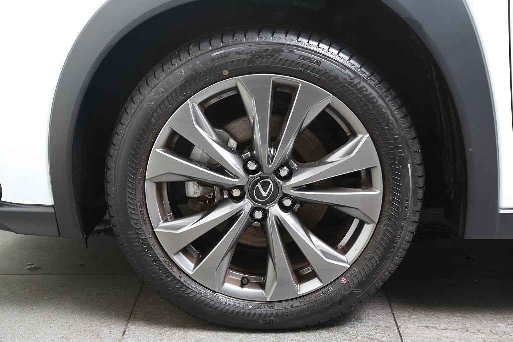 Lexus UX 300h CVT F Sport Design Dragkrok 2024