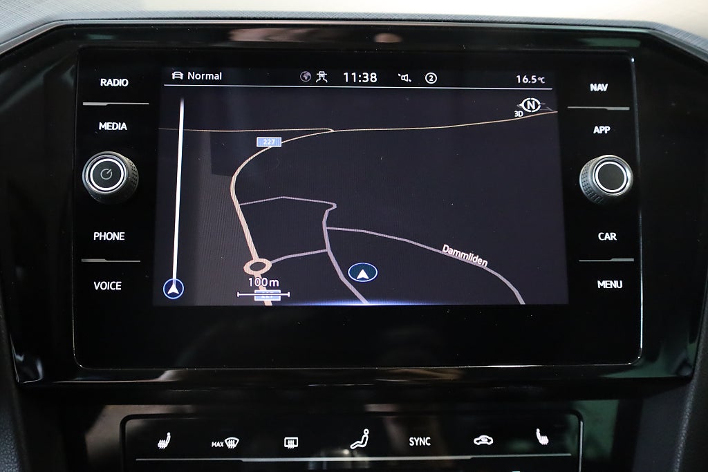 Volkswagen Passat GTE 218hk Executive / Business / Värmare / Navi
