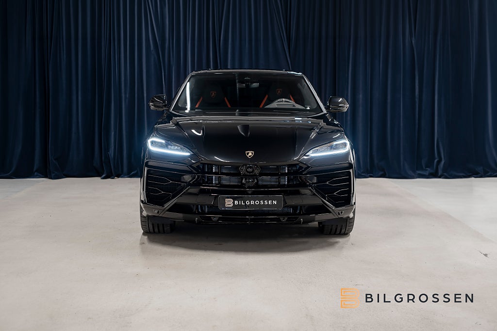 Lamborghini Urus SE Style-P Dark Carbon Adv 3D B&O Nero Helene 23” NY