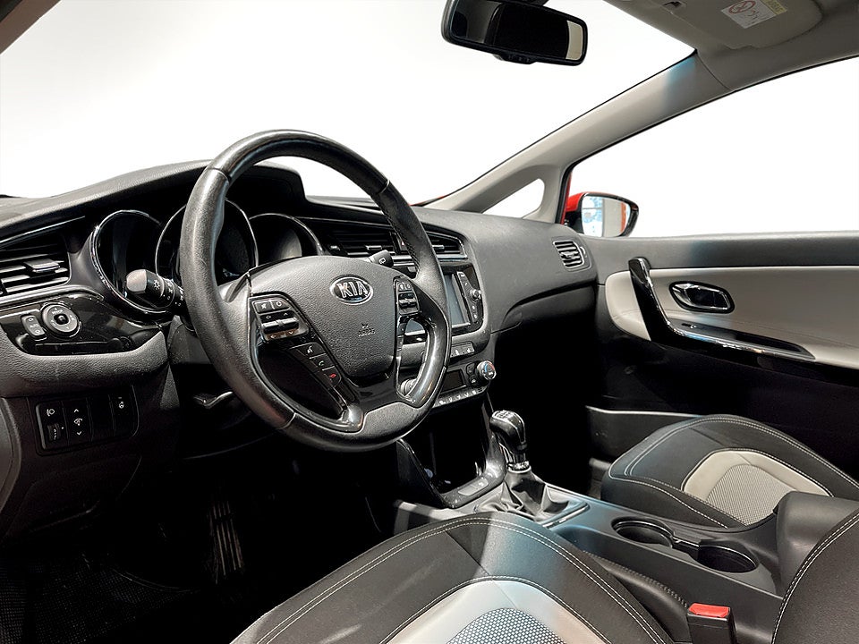 Bild på Kia Ceed Special Edition 1.6 GDI 135hk RATTVÄRME V-HJUL INGÅR!