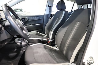 Halvkombi Hyundai i10 10 av 23