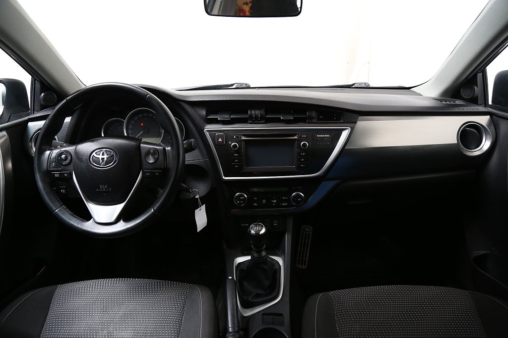 Toyota Auris 1,6 132hk Active Touring Sports Motorvärmare