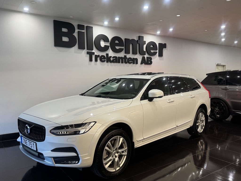 Volvo V90 Cross Country D4 AWD Geartronic Pro Pano*Head-Up*Drag*Se utrusning