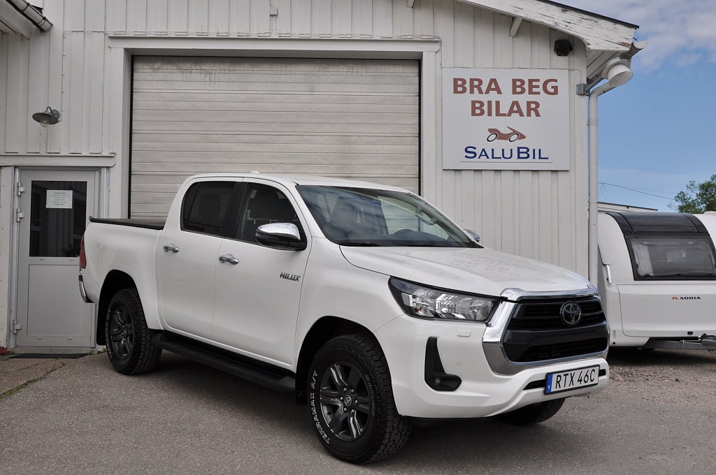 Toyota Hilux 2.8 204hk Dubbelhytt 4WD Hero Euro 6 Flaklock D-värmare