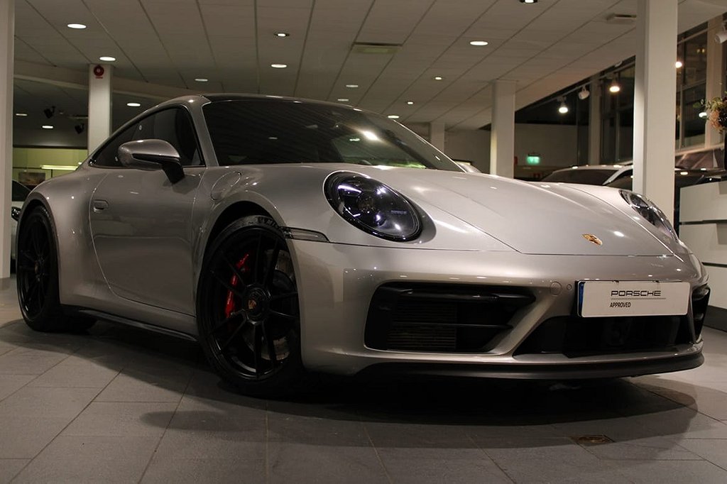 Porsche 911 Carrera 4 GTS 992