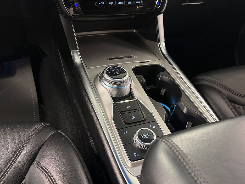Ford Explorer 2021 - miniatyr 8