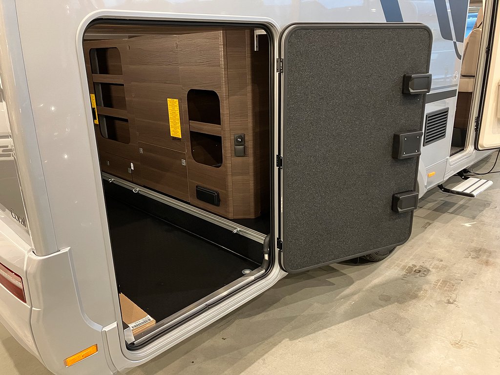Adria Coral 670 DL Supreme / Långbäddar / Automat / 180hk / - Adria