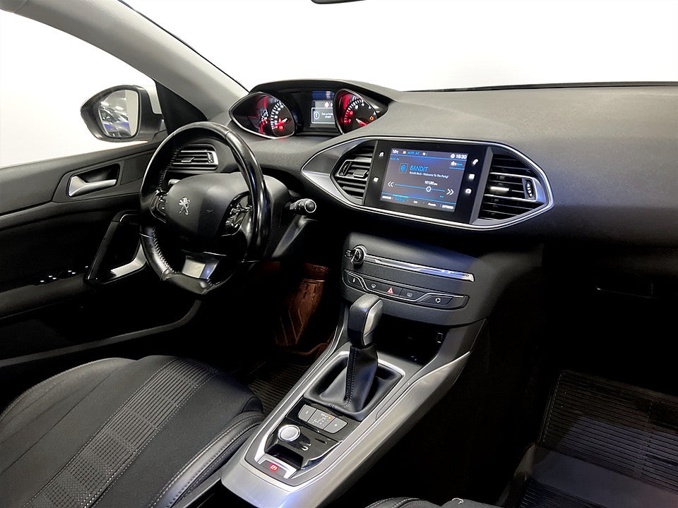 Bild på Peugeot 308 sw SW Allure 1.2 PT 130hk Aut PDC-SENSOR BLUETOOTH