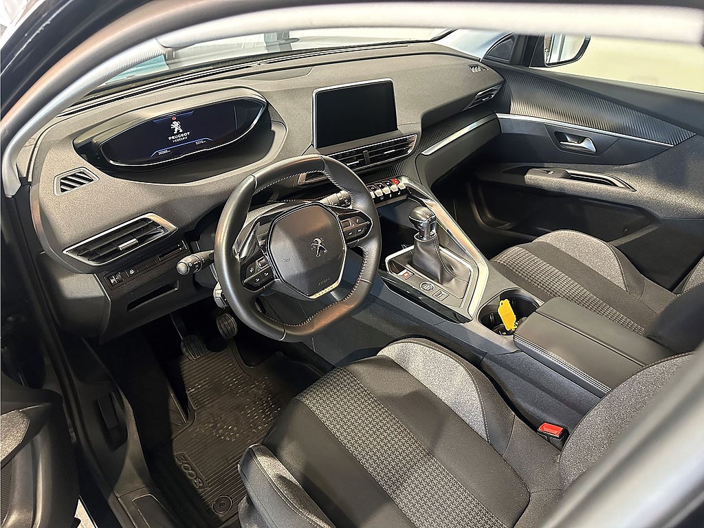 Bild på Peugeot 3008 Active 1.2 PT 130hk - B-KAMERA, CARPLAY