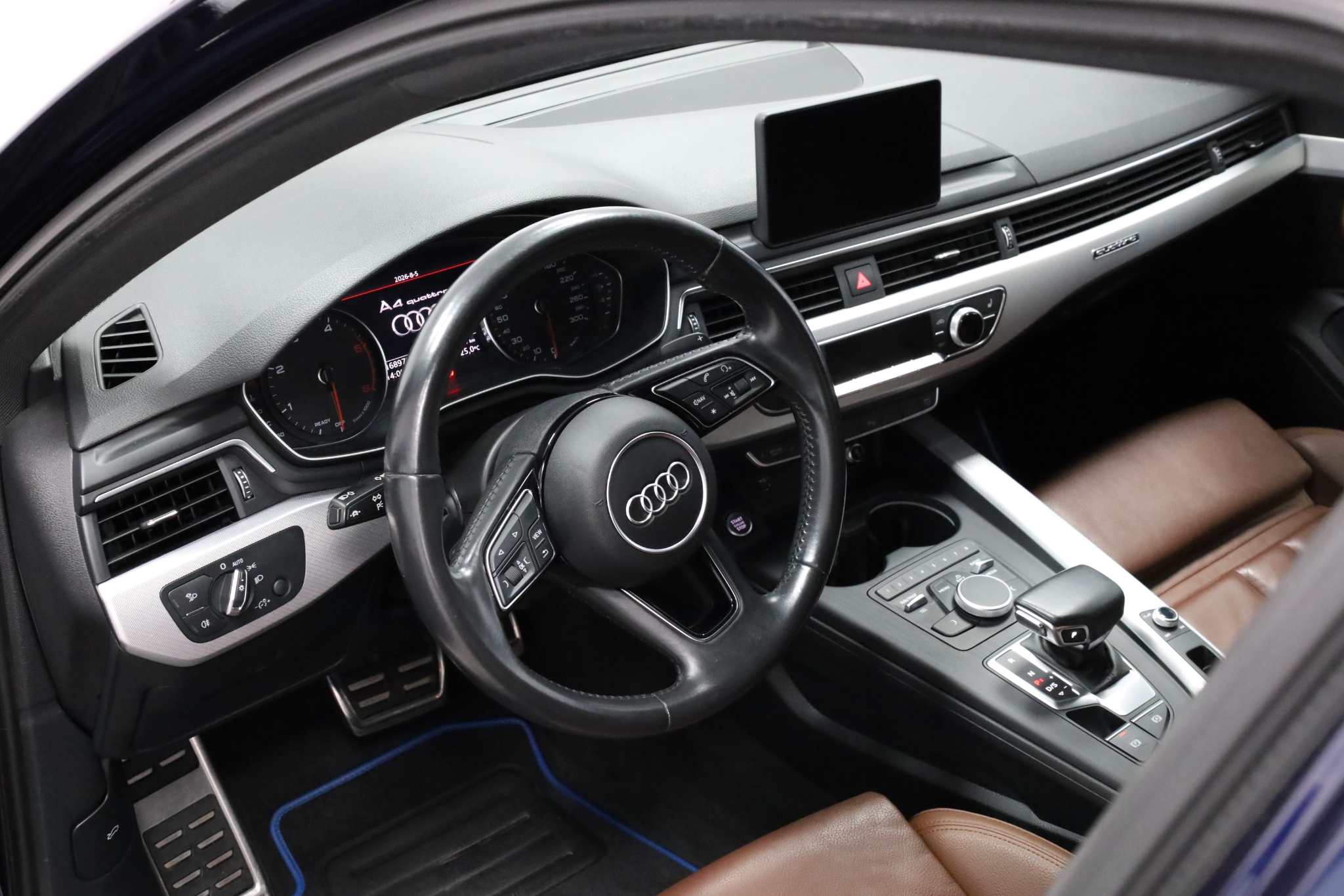 Audi A4 2019, bild 6/58