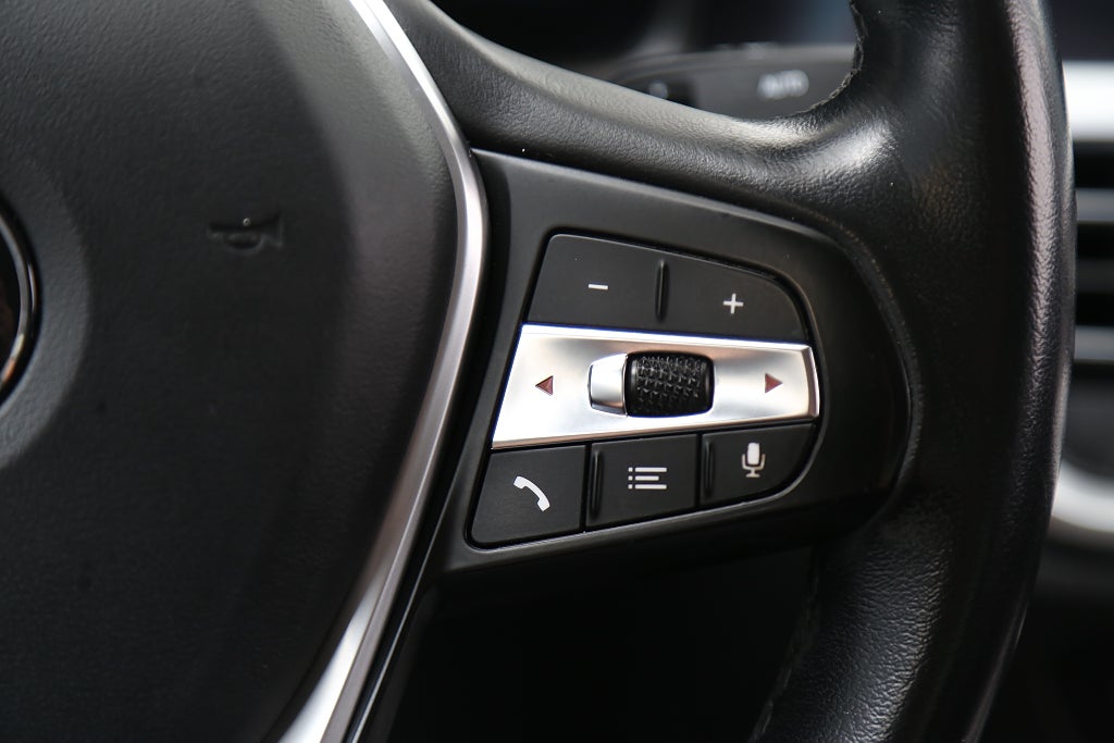 BMW 330e Sedan 292hk Steptronic Sport line Navi P-Sensorer H/K 2020