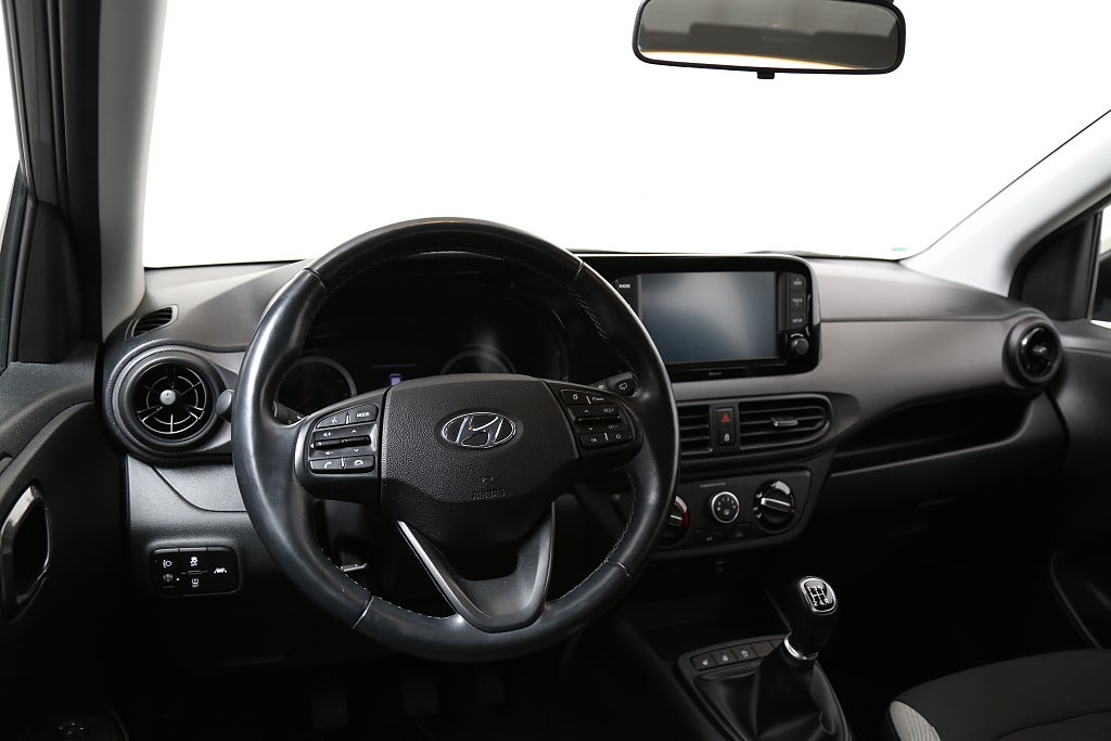 Hyundai i10 1,0 blue 67hk Essential 5D CarPlay 2020