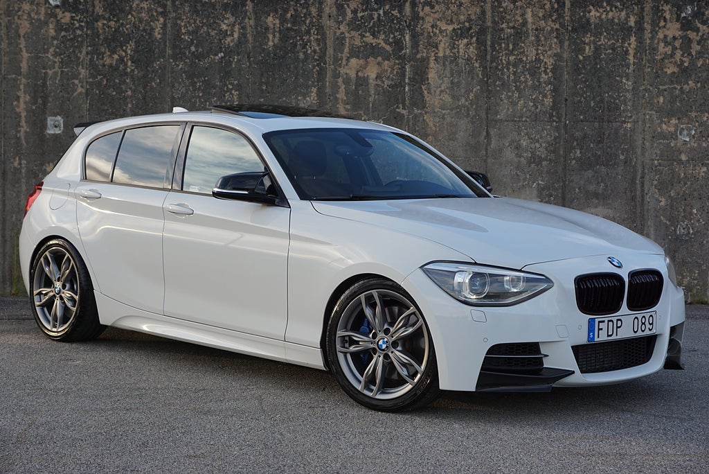 BMW M135i xDrive 320hk|H&K|Lucka|Navi|Keyless|H&R|SE SPEC|