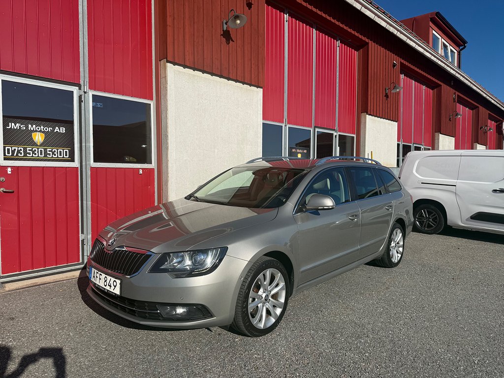 Skoda Superb Kombi 2.0 TDI 4x4 Elegance D-värmare Drag