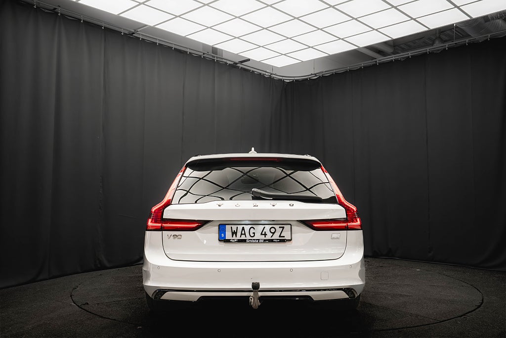 Volvo V90 Recharge II T6 AWD DARK LÄDER DRAG H/K ELSTOLAR 96%SoH