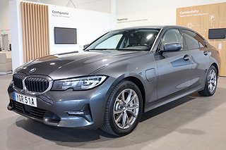 Sedan BMW 330e 4 av 25
