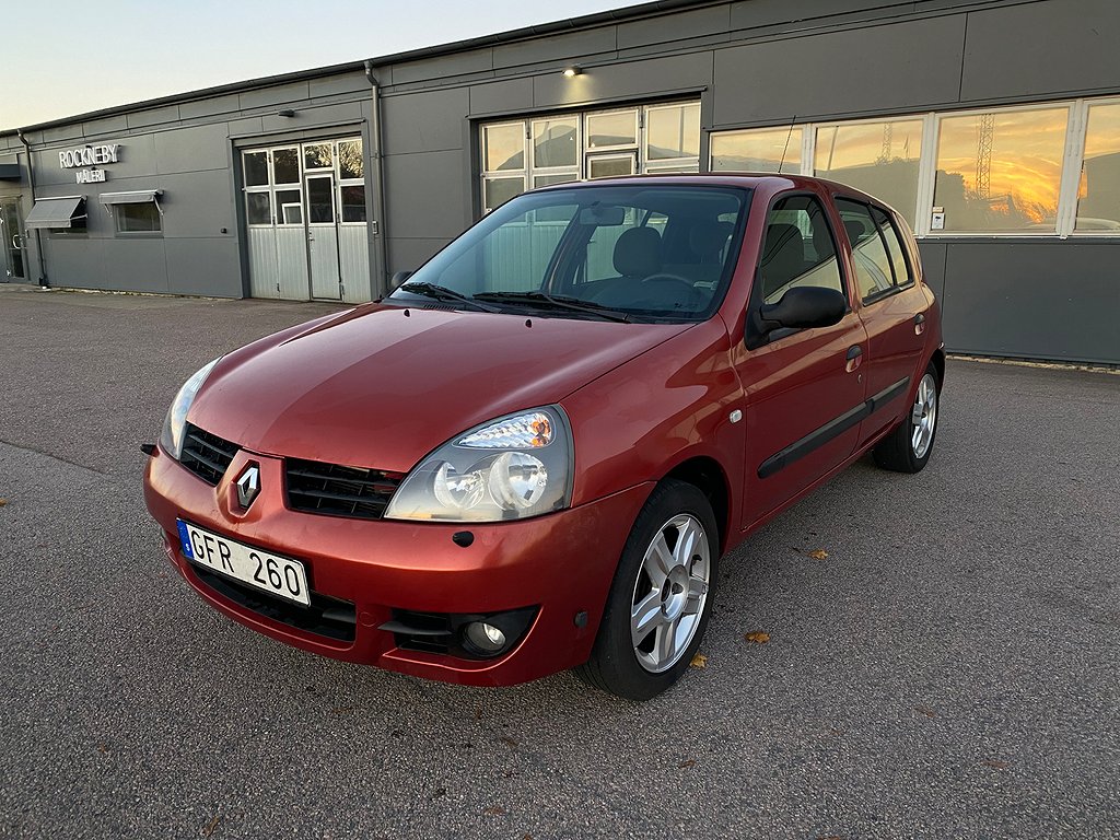 Renault Clio 5-dörrars Halvkombi 1.2 |NYSERVAD|