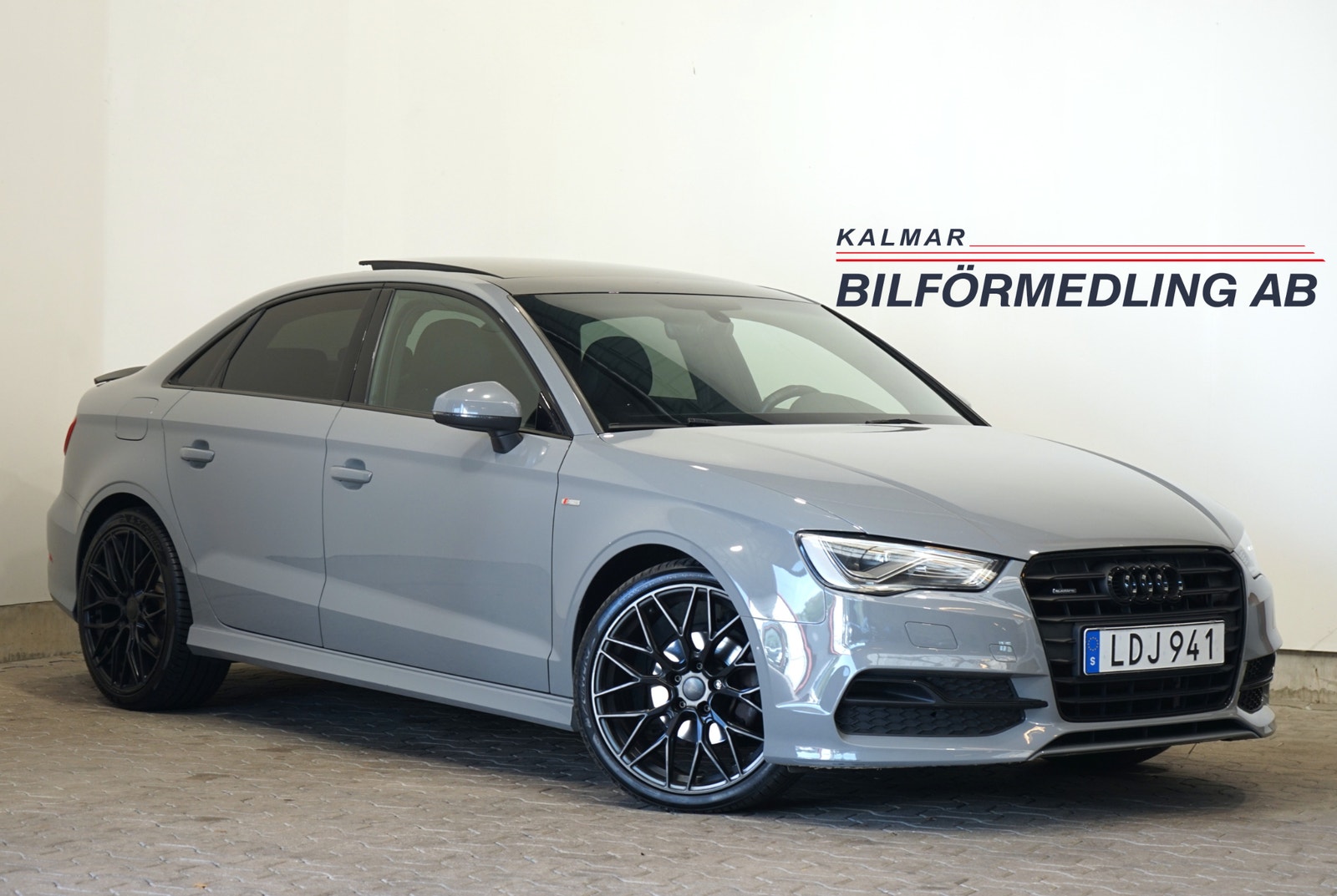 Audi A3 Sedan 2.0 TDI quattro Ambition Manuell Taklucka 150hk