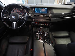 Sedan BMW 530 14 av 23