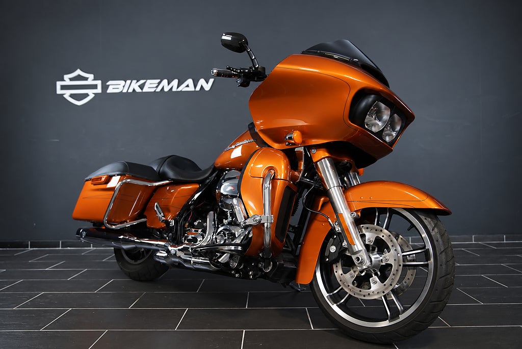 Harley-Davidson FLTRXS Road Glide Special Vance & Hines
