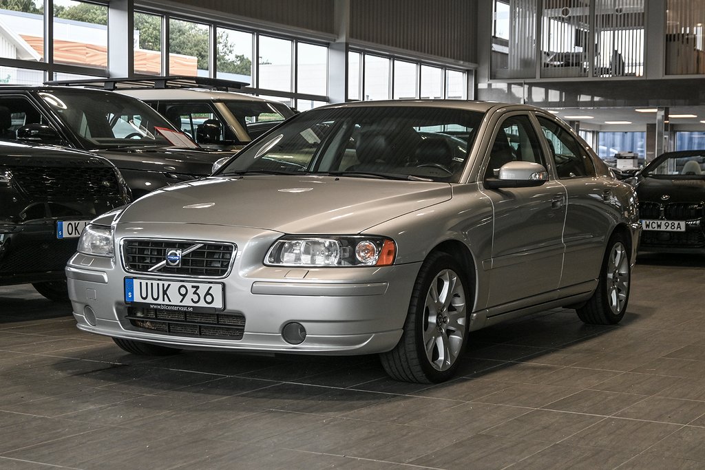 Volvo S60 2.4D 163hk Aut Classic Momentum Läder Drag Värmare