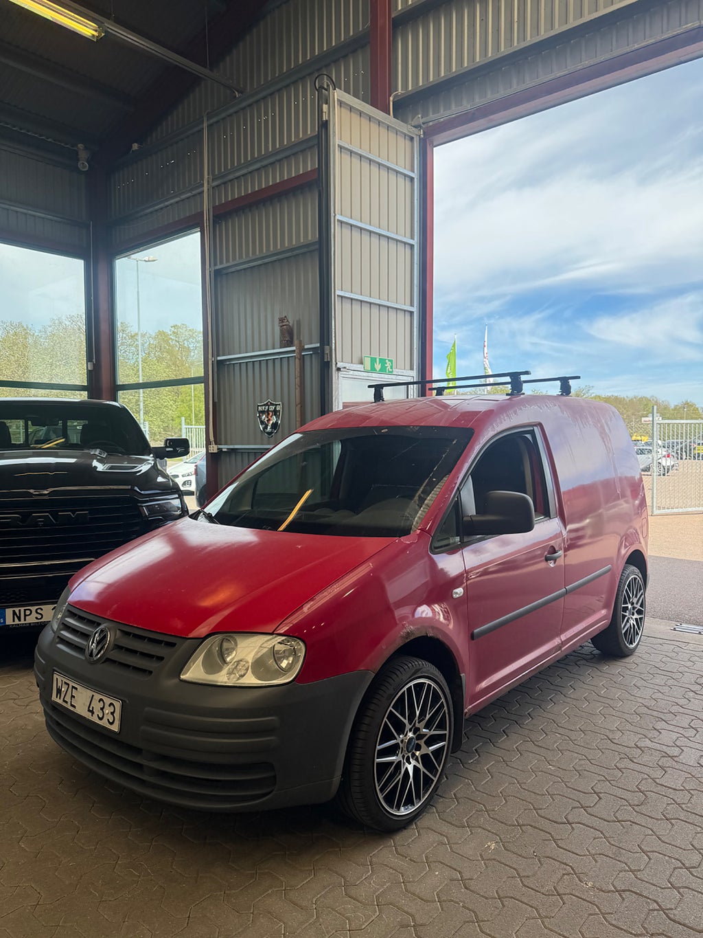 Volkswagen Caddy Skåpbil 1.6 kamremBytt 14.500Mil Dragkrok