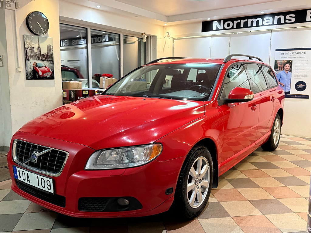 Volvo V70 2.0F Momentum Automat/Drag/M+Värm/Besikt/145hk