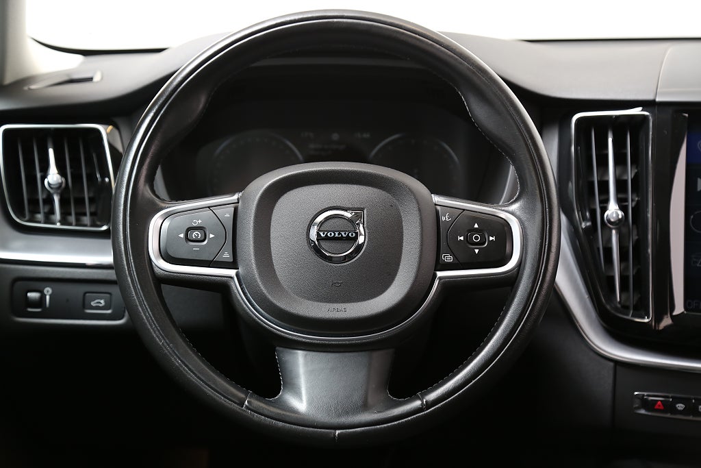 Volvo XC60 T5 250hk Momentum SE ll Aut VOC CarPlay 2020