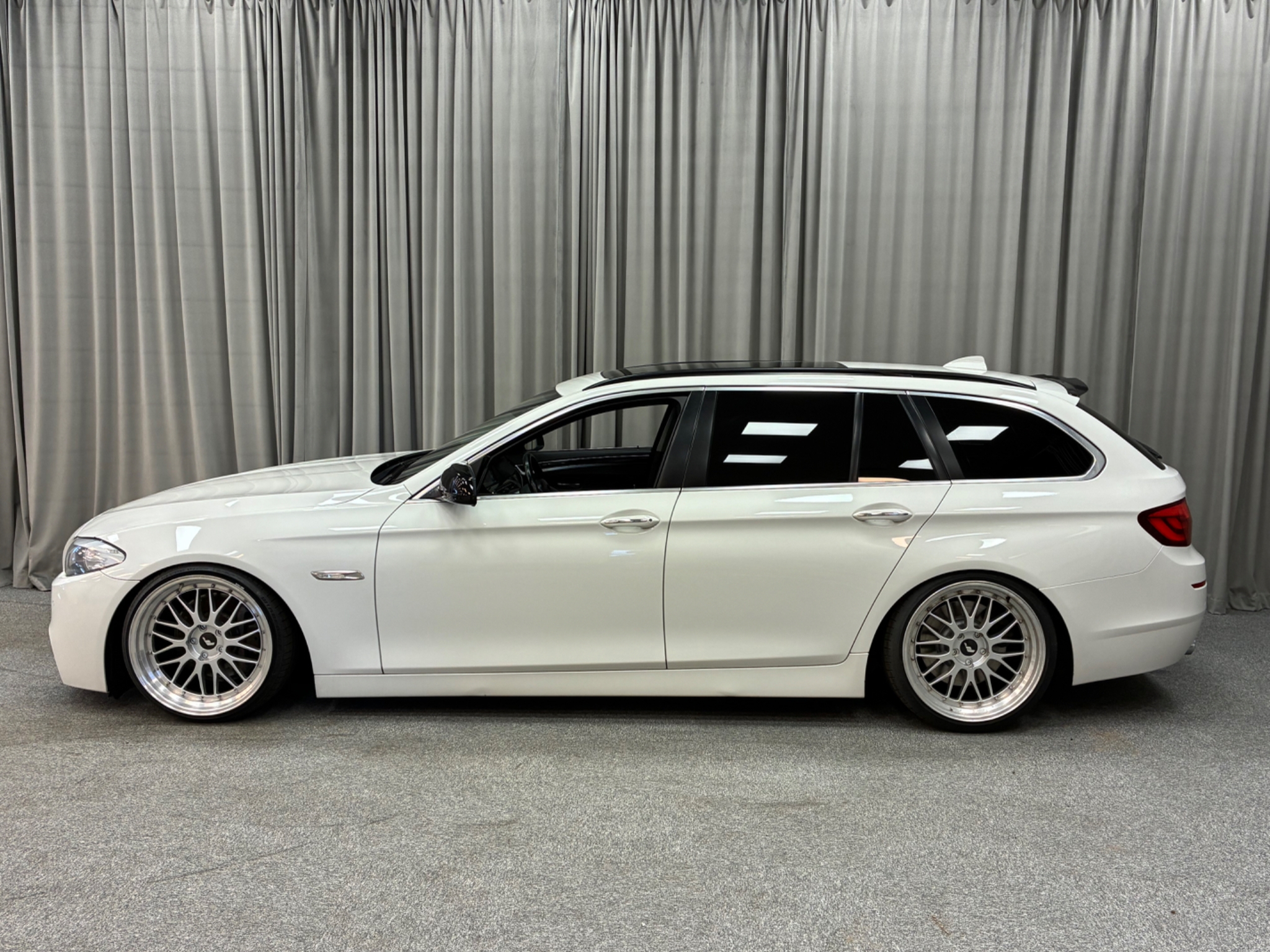BMW 530 2013, bild 3/37
