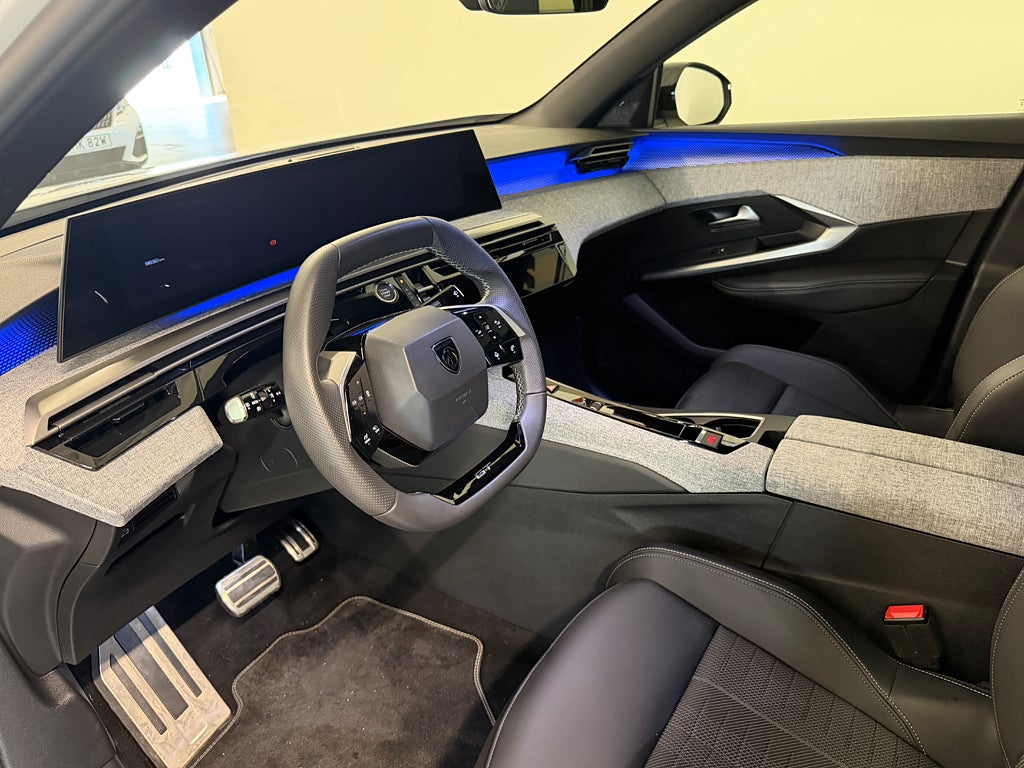 Peugeot 3008 GT Hybrid 145 1.2 PT 145 e-DSC  Avt. drag  thumbnail