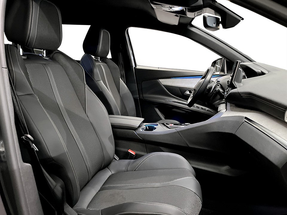 Bild på Peugeot 5008 GT 1.2 PT 130hk Aut 7-SITS B-KAMERA 