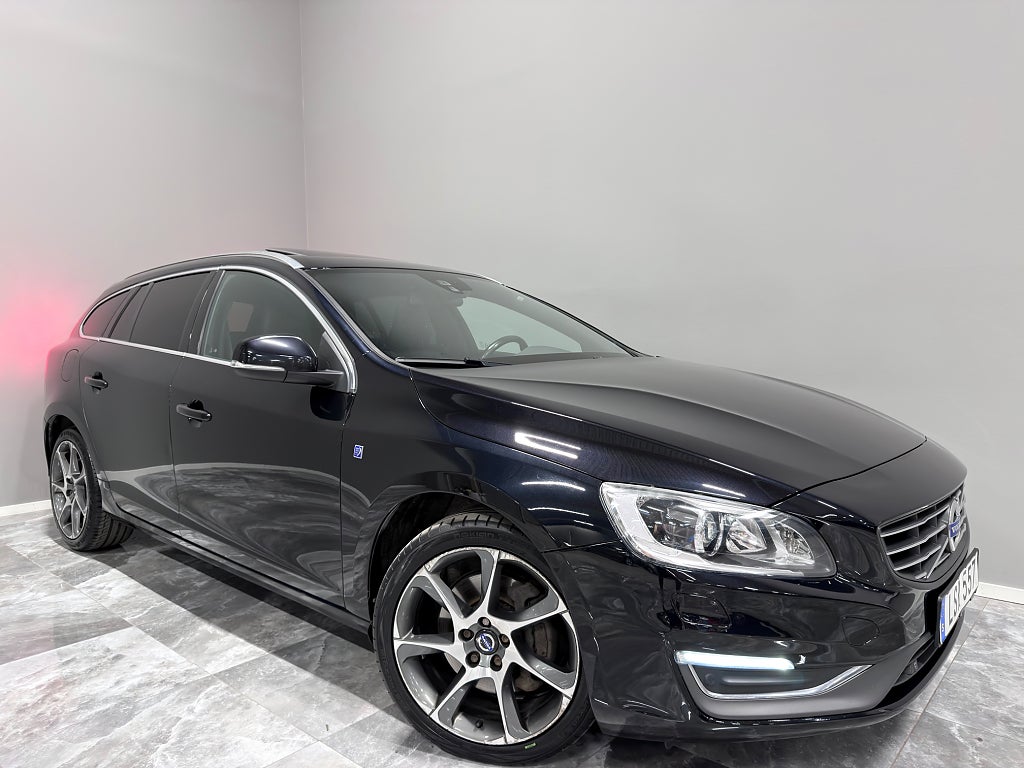 Volvo V60 D5 AWD Auto/Ocean Race/Taklucka/Skinn/Värmare/GPS/215HK
