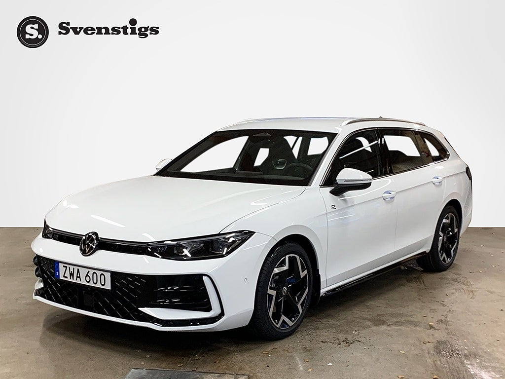 Volkswagen Passat 1.5 eTSI R-LINE 150HK DRAG/VÄRMARE