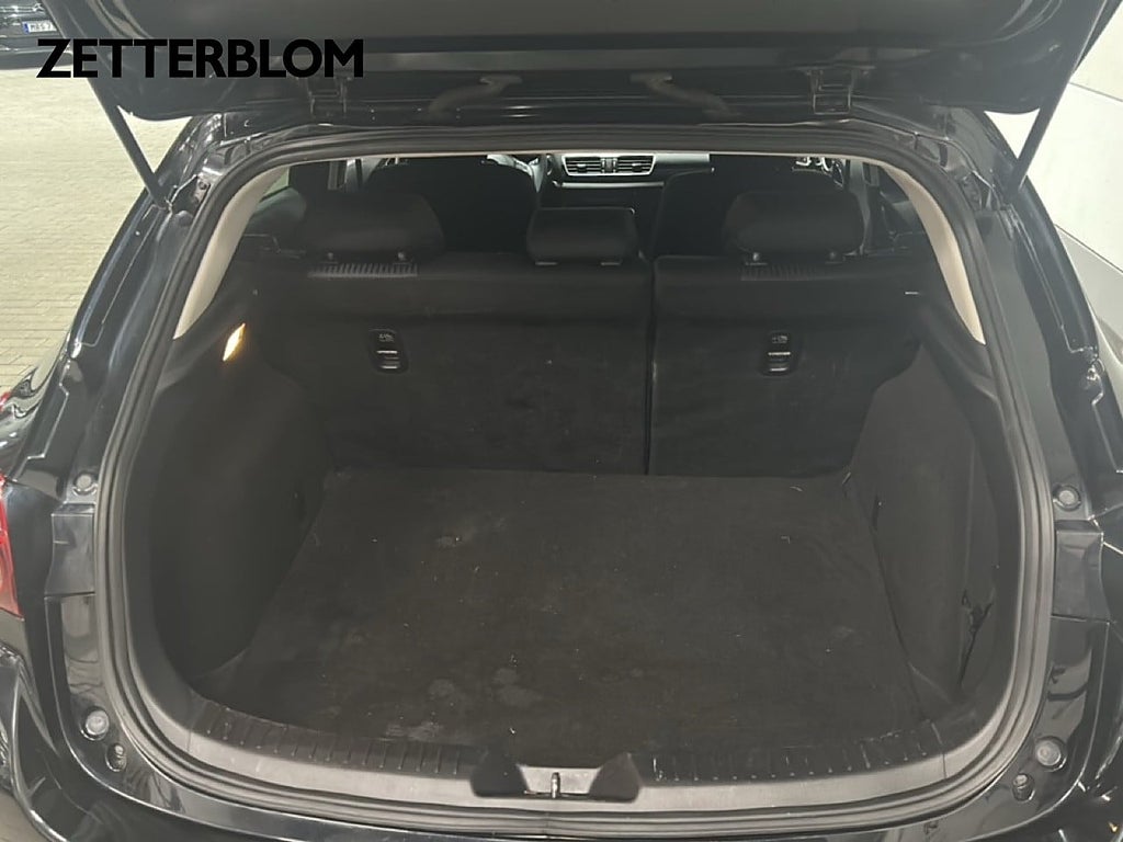 Halvkombi Mazda 3 6 av 18