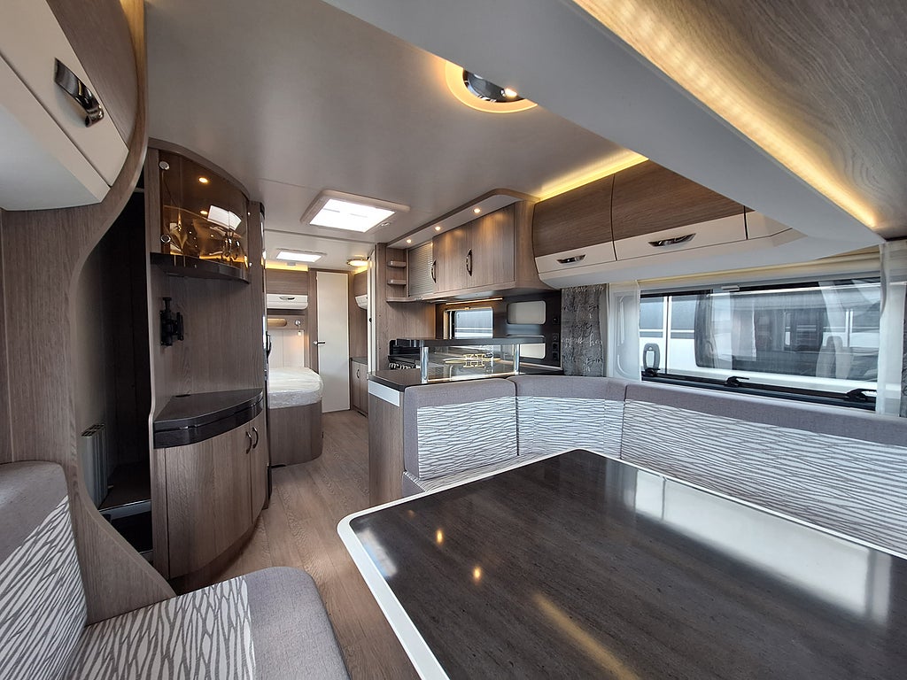 Hobby Prestige 660 WFC Dubbelbädd, Dusch, Kampanjprodukt!