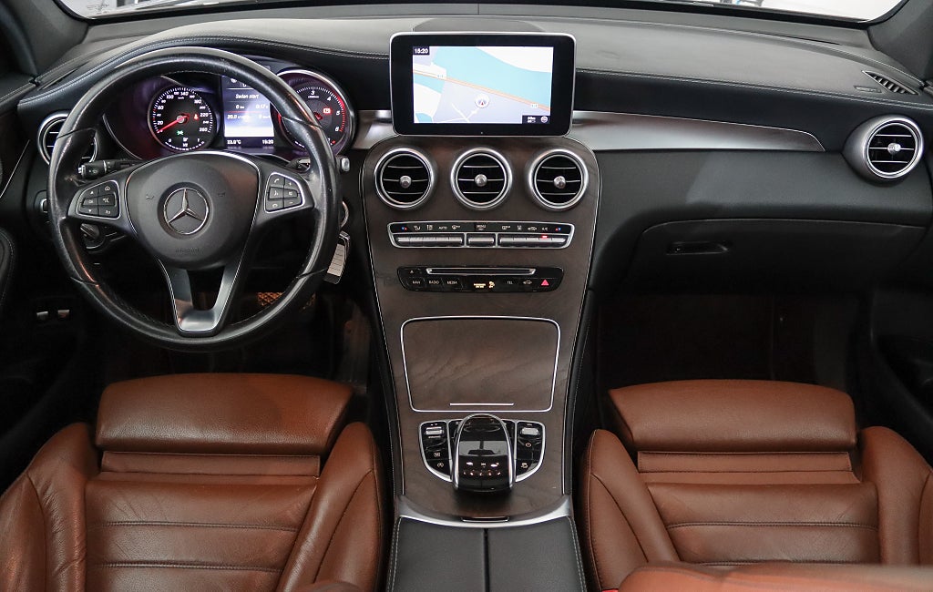 Mercedes-Benz GLC 250 d 4MATIC Exclusive 360° Burmester Värm 1 ägare Drag