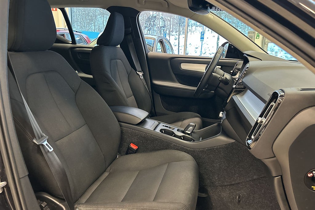 Volvo XC40 D3 Aut Momentum P-Sensorer/Värmare/VoC/Dragkrok