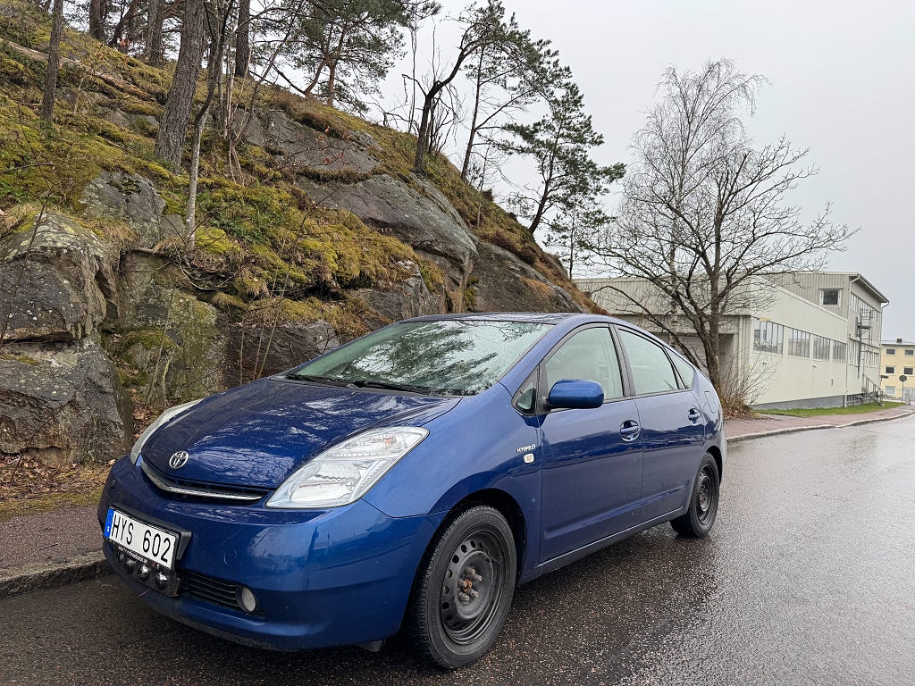 Toyota Prius 1.5 VVT-i + 3CM CVT 0%Ränta