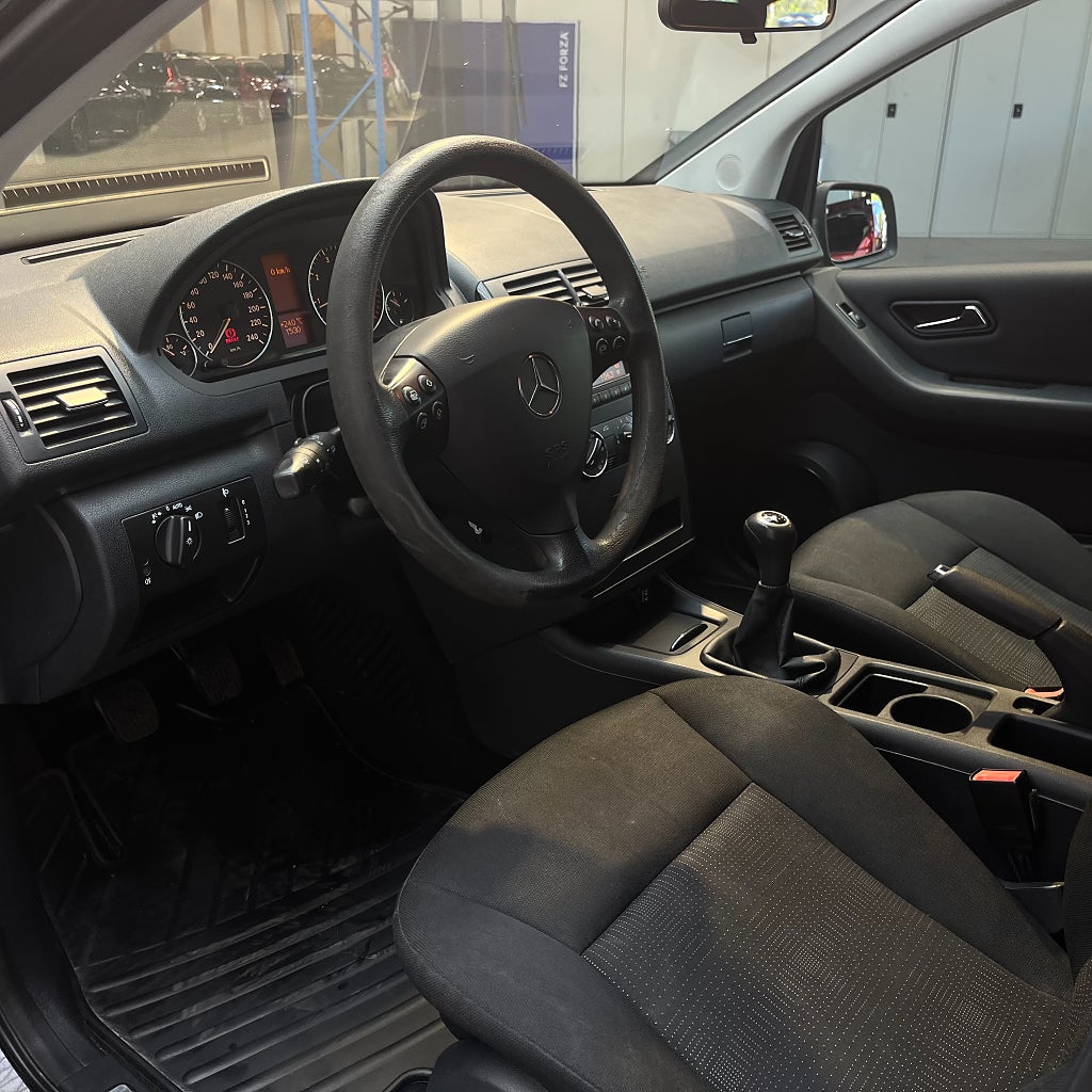 Mercedes-Benz A 160 5-dörrars Classic Motorvärmare 95hk