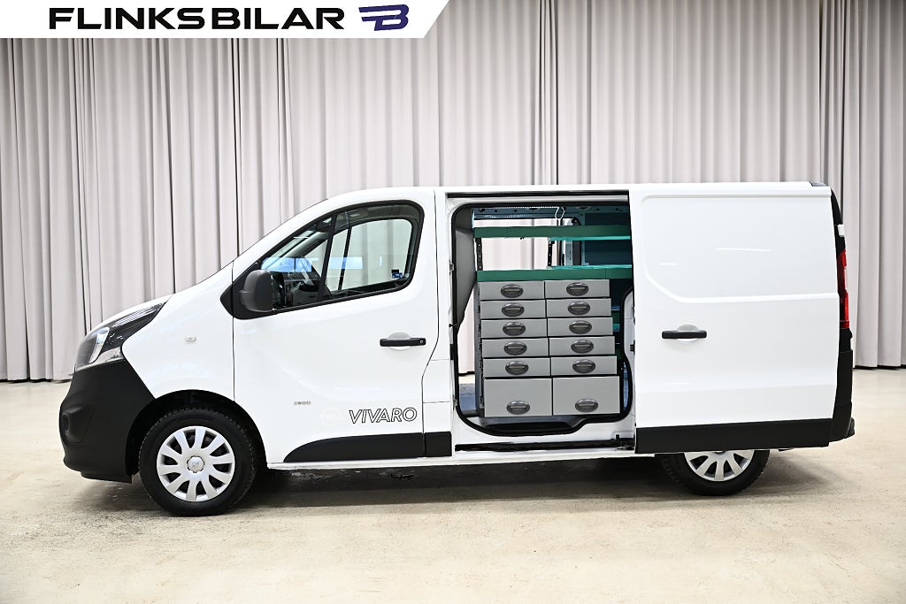 Opel Vivaro CDTi 120HK Dubbeldörr|V-Inredd|Drag|Värmare|Backkamera
