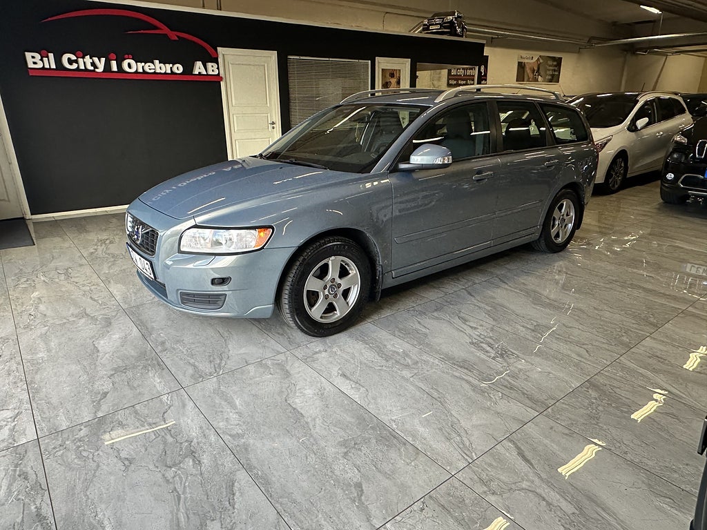 Volvo V50 2.0F (145hk) Classic / 3-Ägare / M-Värmare / Drag / Nyservad