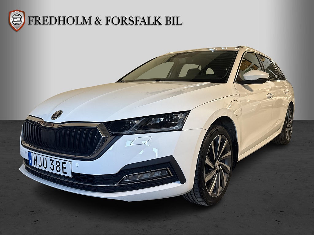 Skoda Octavia Kombi iV Premium Business Nav Panorama Canton Drag Moms