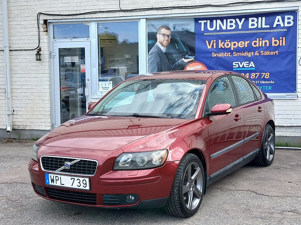 Volvo S40 2.4 140 Hk/Kambyt/2 Ägare/13300 mil/Besik/Drag/Värma