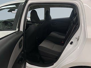 Toyota Yaris Hybrid e-CVT S&V-hjul/Kamera/Farthållare/Bluetooth