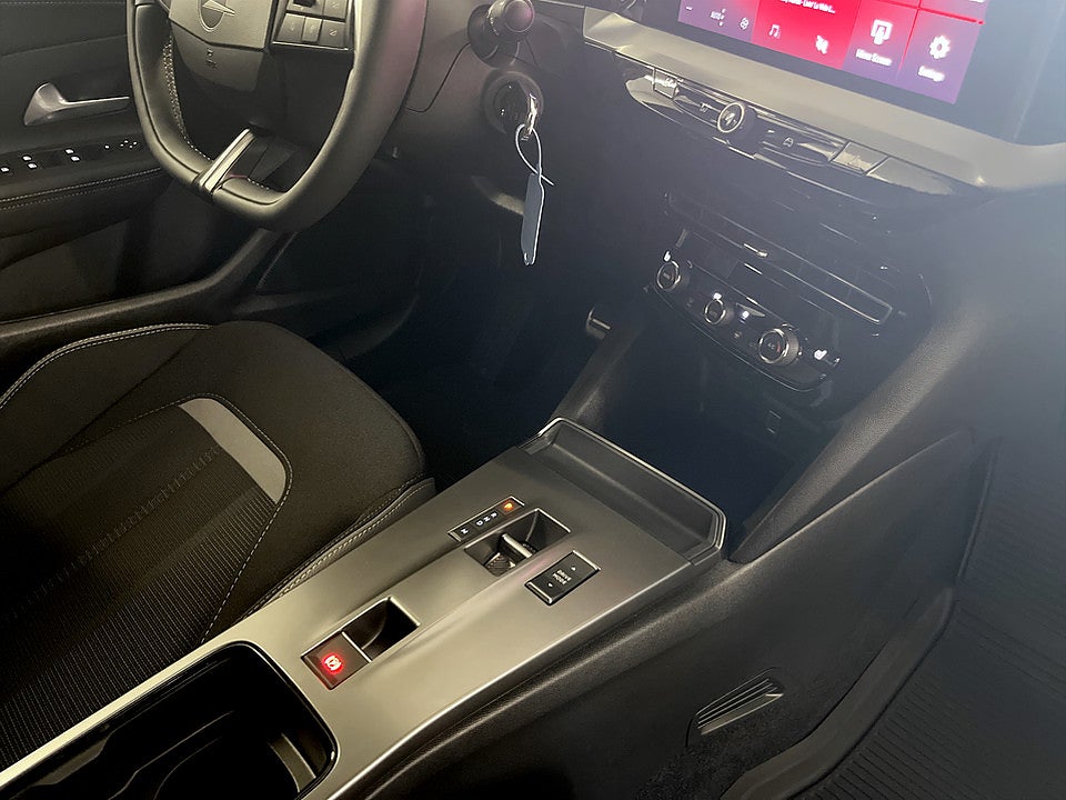 Bild på Opel Mokka GS Hybrid 1.2 Turbo 145hk Aut B-KAMERA CARPLAY