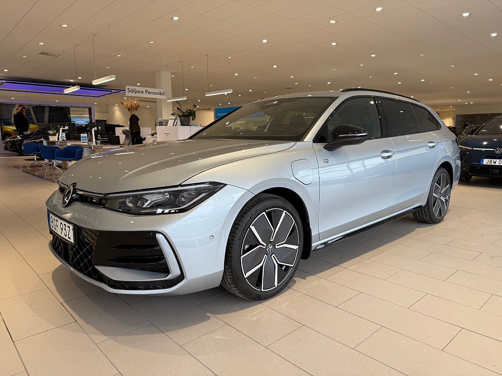 Volkswagen Passat R-Line SWE Edition eHybrid 