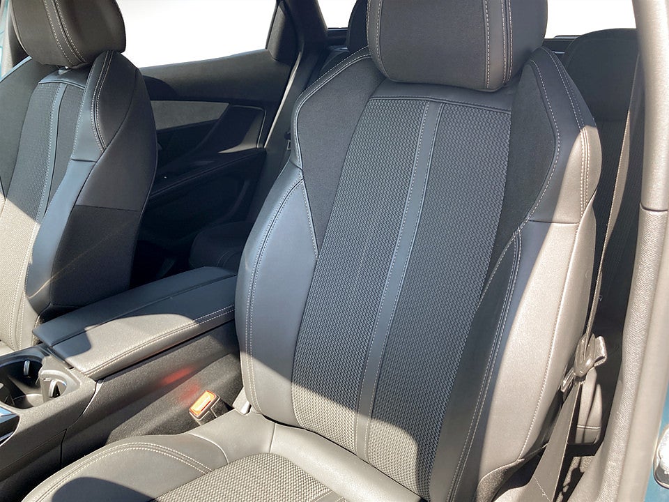 Bild på Peugeot 3008 GT 1.2 PT 130hk Aut B-KAMERA CARPLAY
