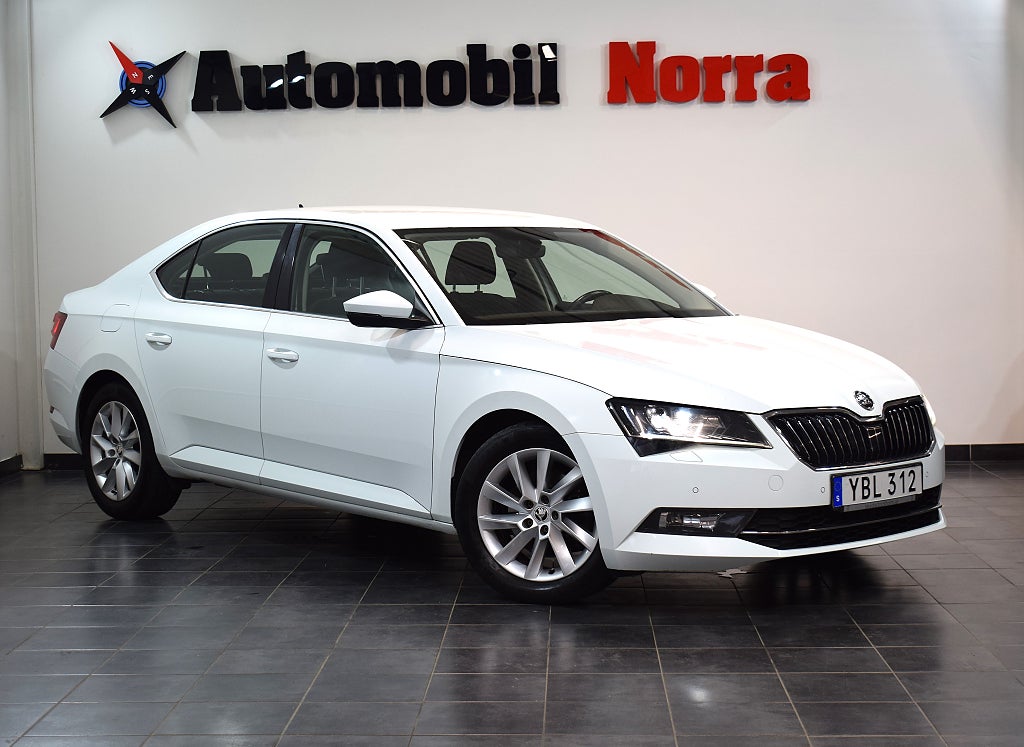 Skoda Superb 2.0 TDI 4x4 Style Xenon/Adaptiv/Carplay/Keyless 