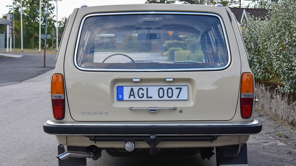 Volvo 145 Sport T28 B18B har renoverats till toppskick. Foto: Bilweb Auctions