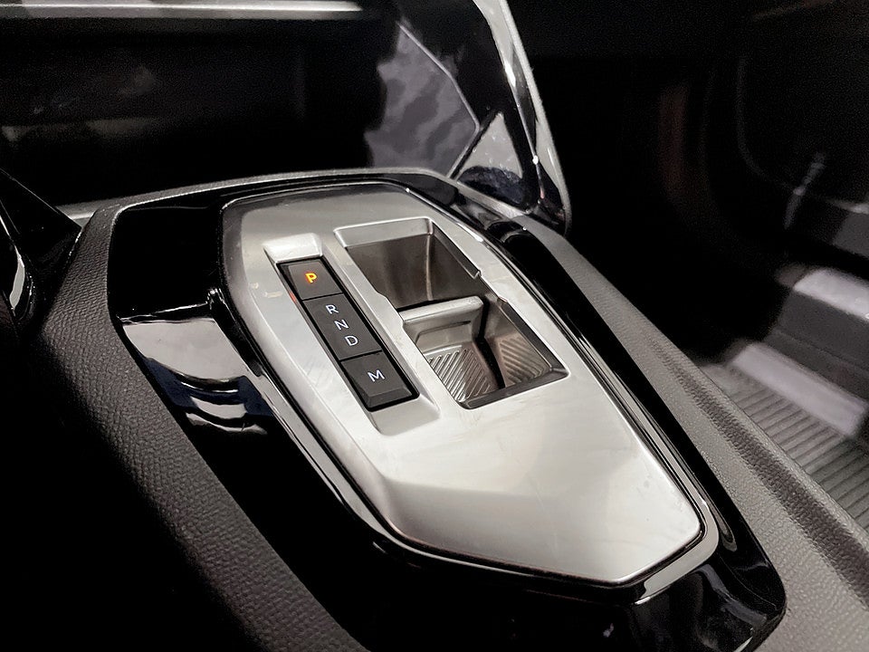 Bild på Peugeot 2008 Style Hybrid 136hk Aut - CARPLAY, BACKSENSORER